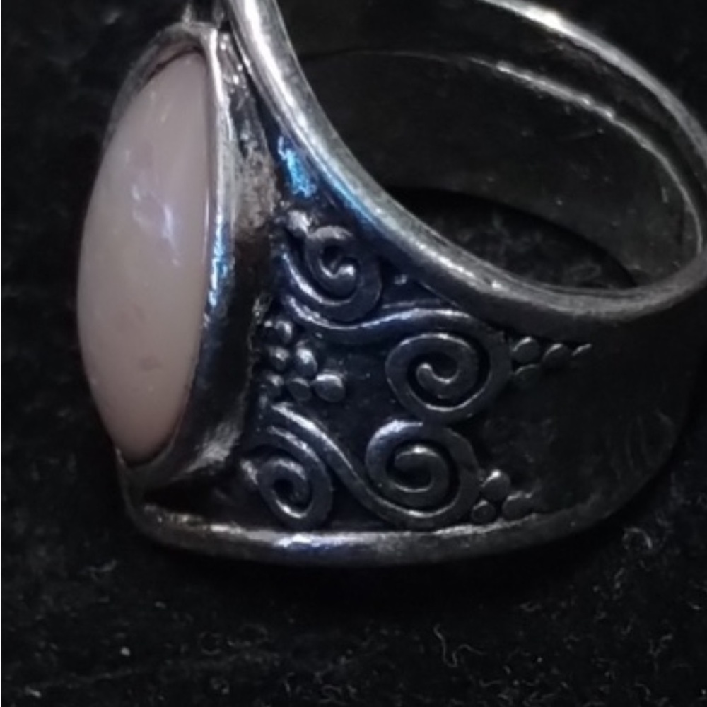 Elegant Silver Pink Ring - Picture 2 of 3